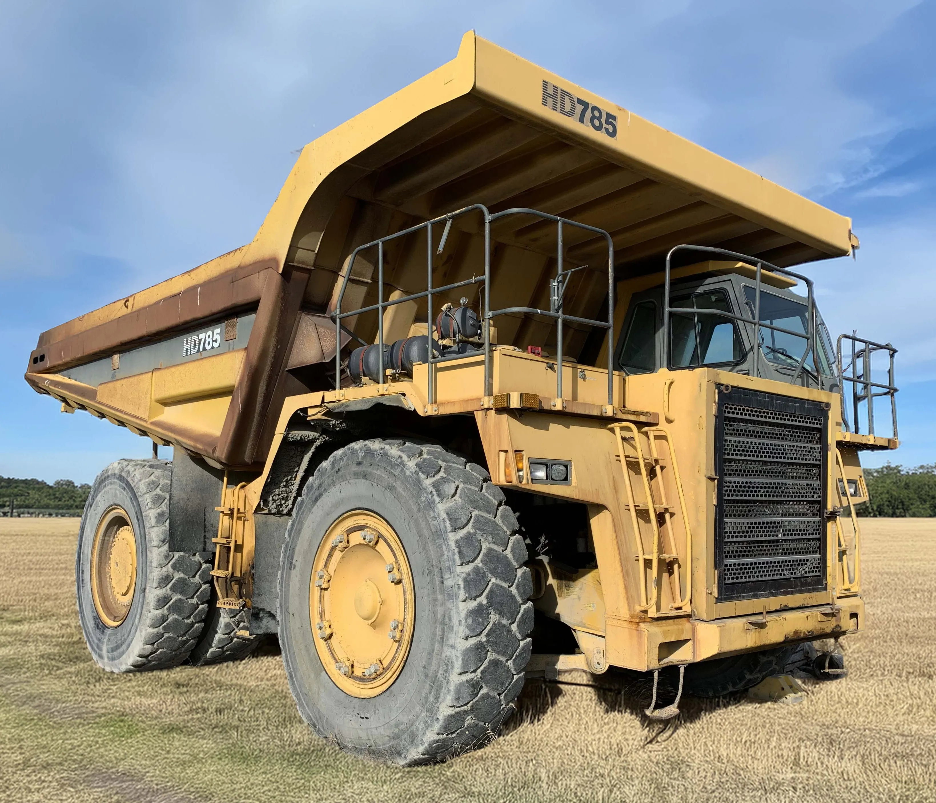 2010 KOMATSU HD785 Equipment