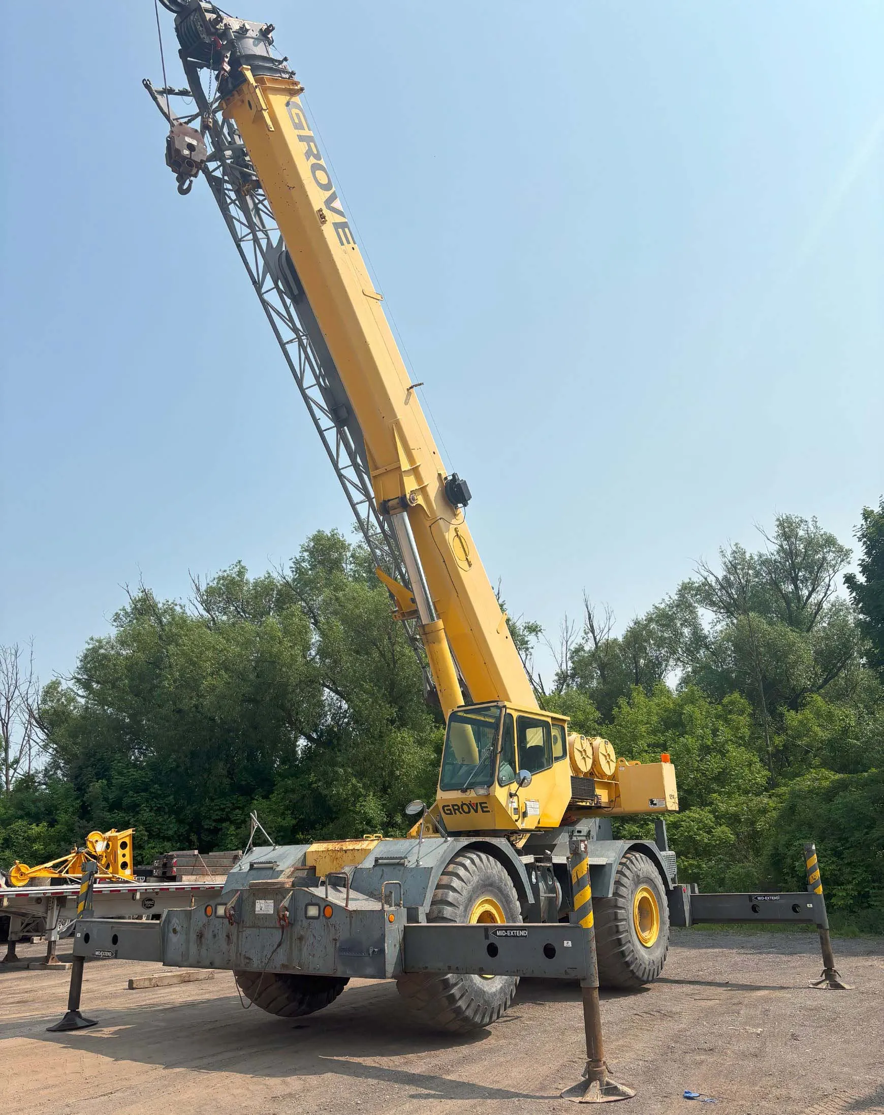 2000 Grove RT700E Crane